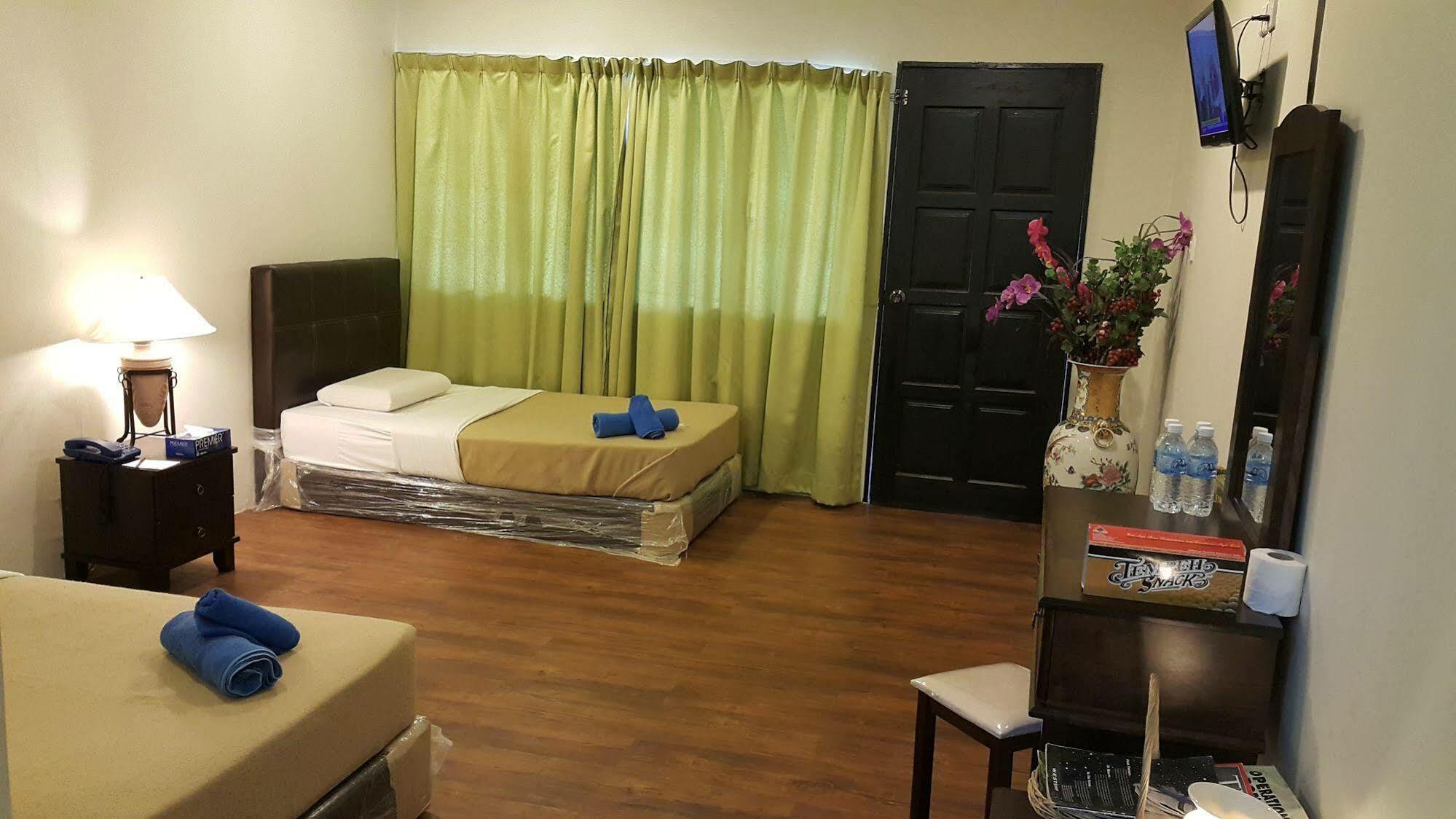 Hotel Crystal Hill R Kampong Kundassan Exterior foto